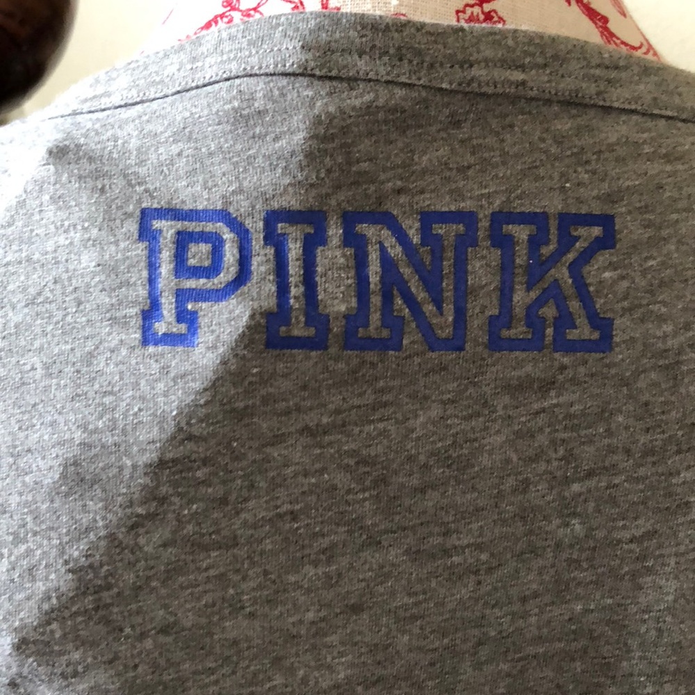 SOLD VS Pink Gators top - Picture 2 of 5